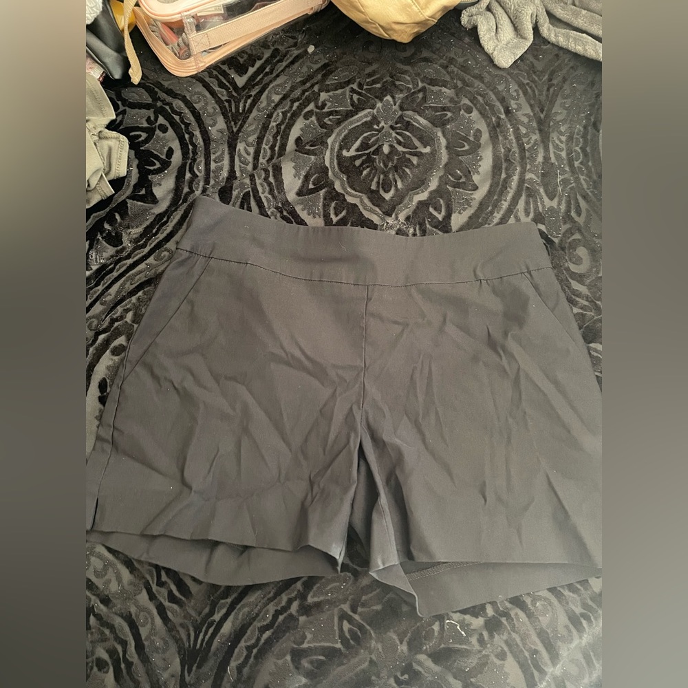 BLACK PLAIN SHORTS